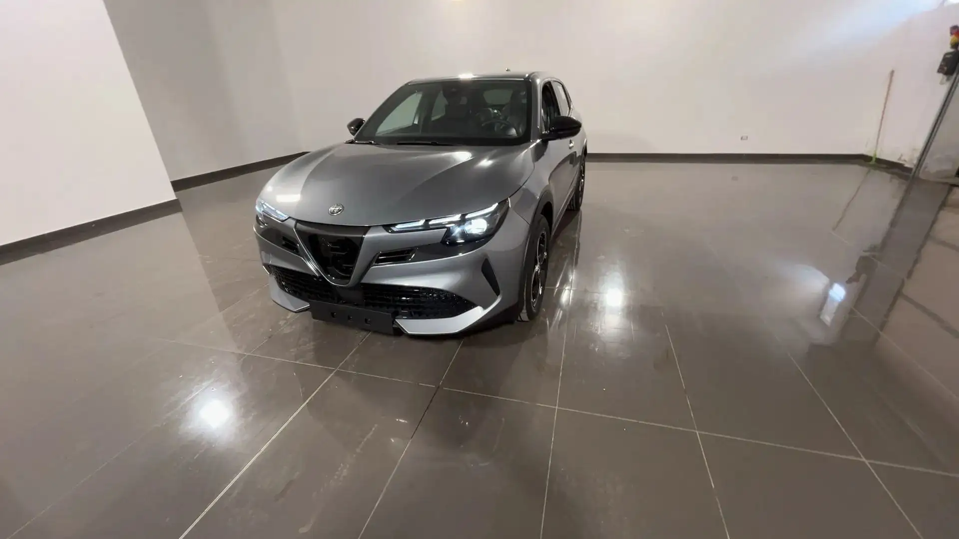 Alfa Romeo Junior Junior 1.2 ibrida Speciale 136cv edct6 Gri - 1