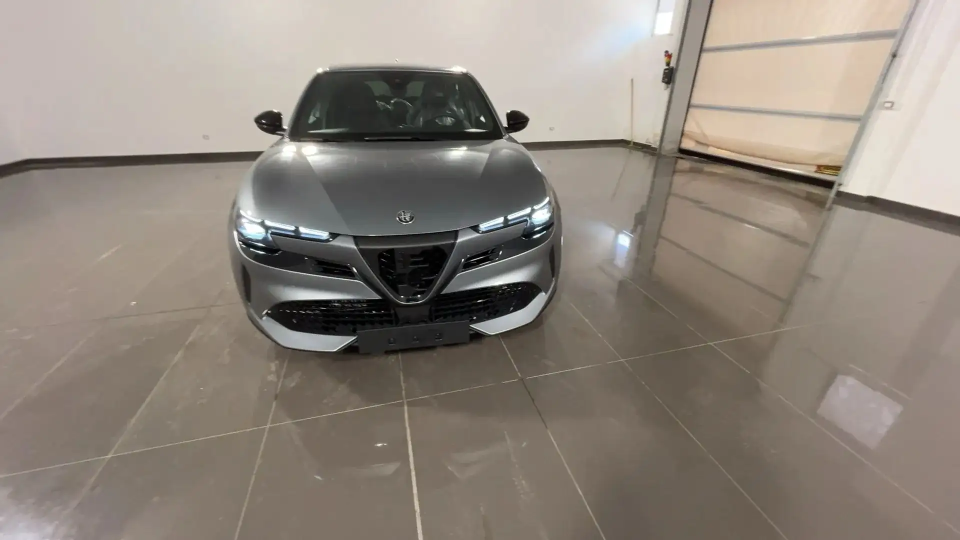 Alfa Romeo Junior Junior 1.2 ibrida Speciale 136cv edct6 Gri - 2