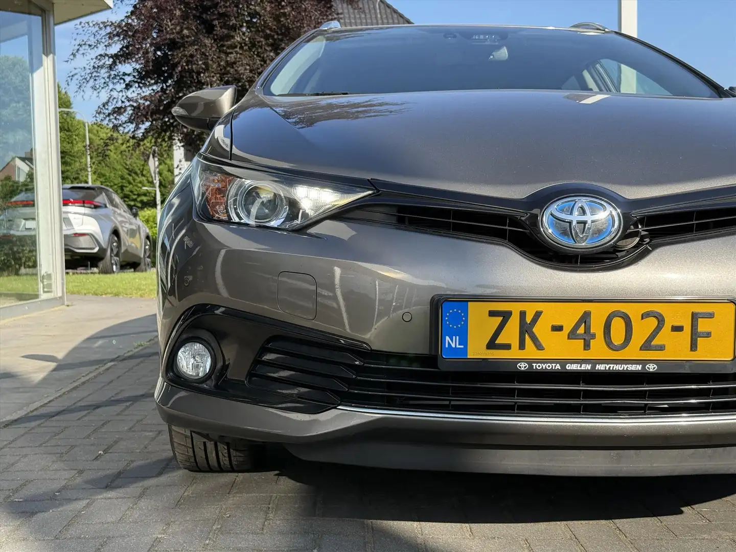 Toyota Auris Touring Sports 1.8 Hybrid Dynamic Ultimate | Eerst Bruin - 2