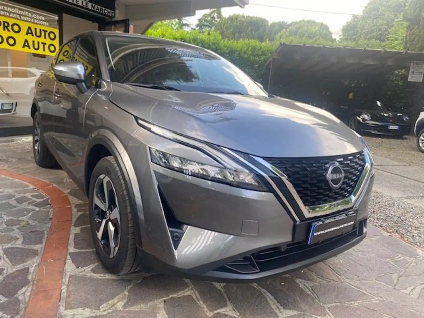 Nissan Qashqai Qashqai 1.3 mhev N-Connecta 2wd 158cv xtronic Gris - 1