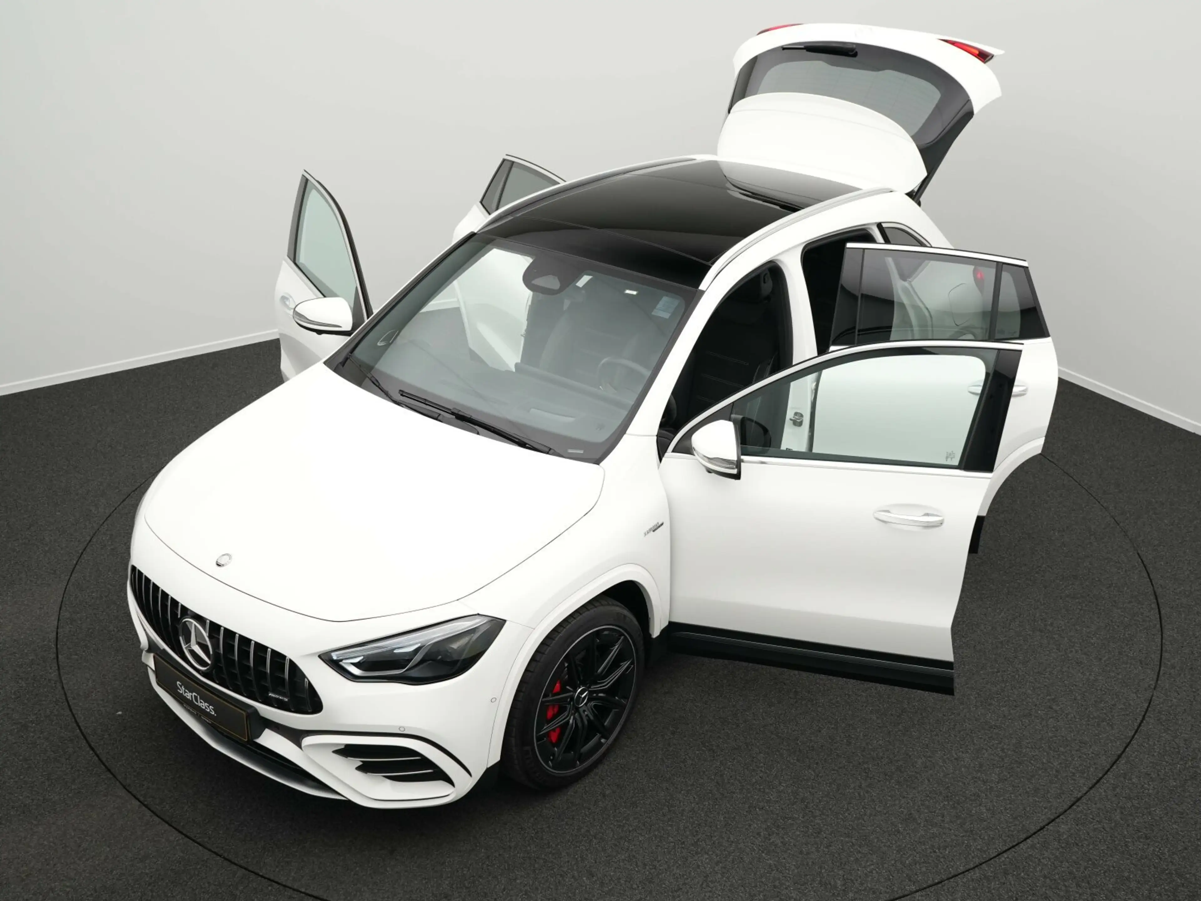 Mercedes-Benz GLA 45 AMG GLA 45 S 4M Multi+Pano+Kamera+360°+Burm+Memo Navi — photo 14