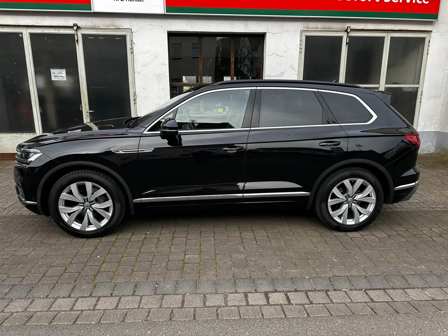 Volkswagen Touareg PANO-HUD-NACHT-AHK-LUFT-STHZ-VIRTUELL-SOUND Schwarz - 2