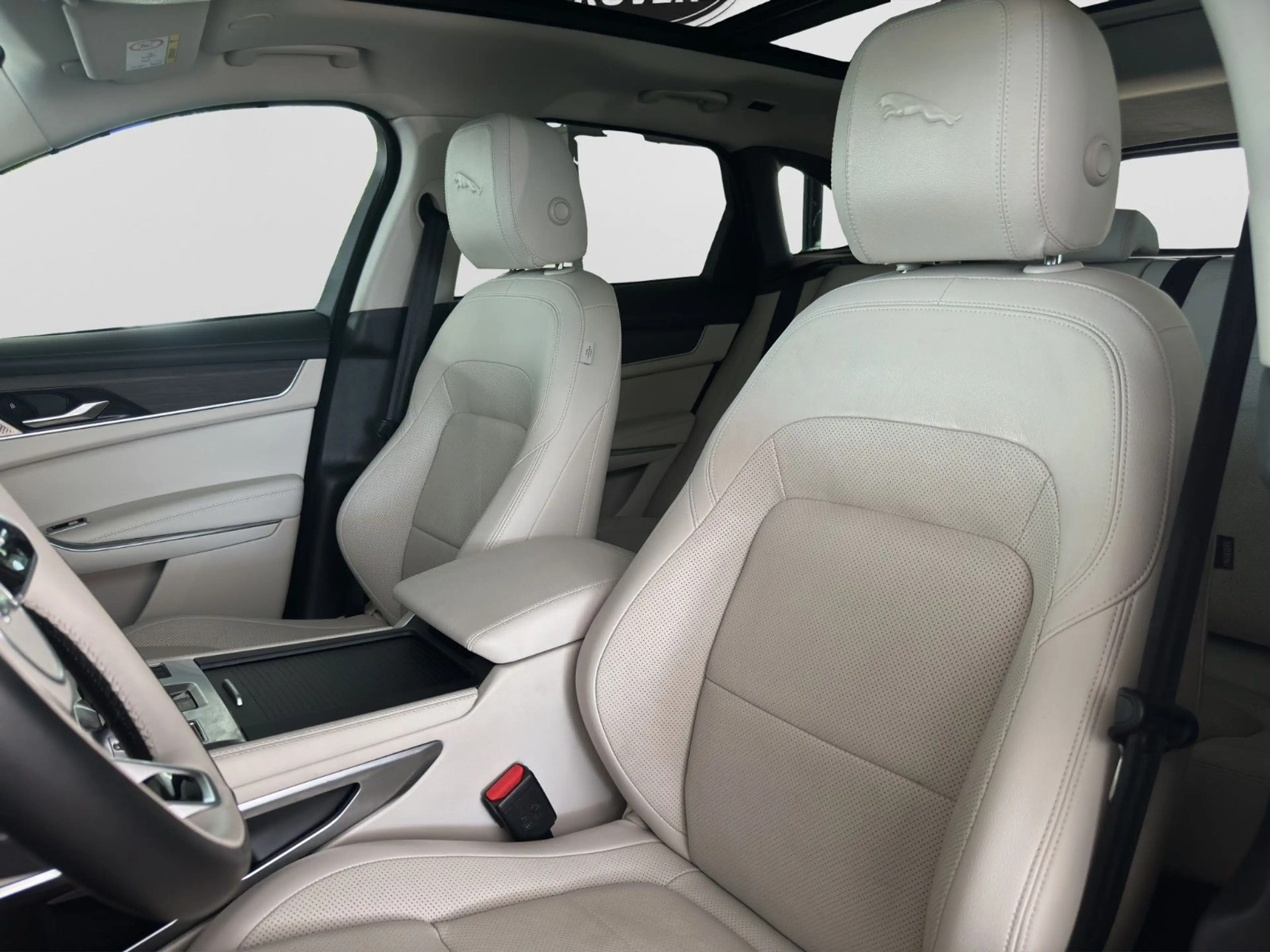 Jaguar F-Pace D300 SE AWD | Pano | Standheizung | AdSR — photo 13