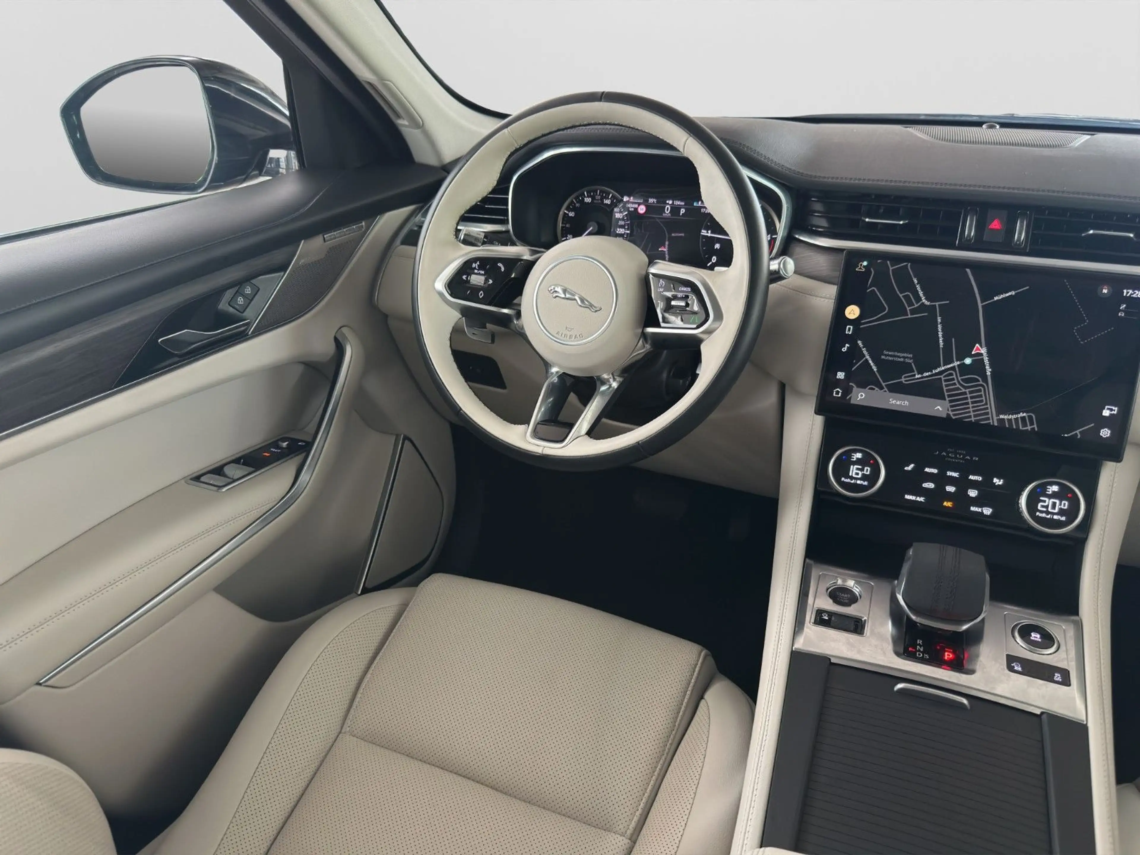 Jaguar F-Pace D300 SE AWD | Pano | Standheizung | AdSR — photo 10