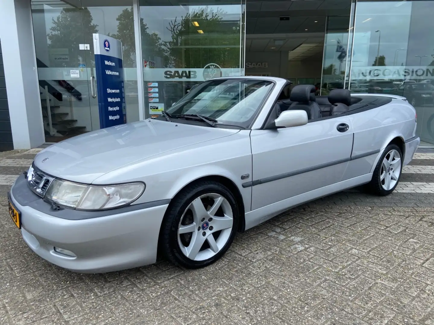 Saab 9-3 Cabrio 2.0 Turbo SE Aero Grijs - 2