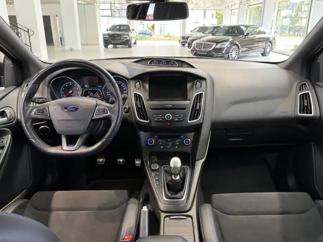 Ford Focus view 4