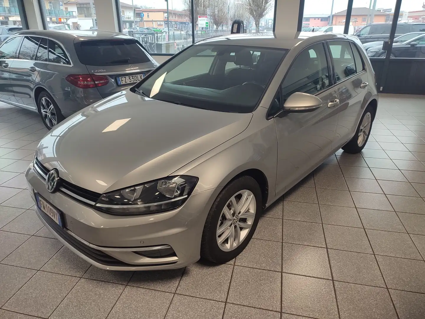 Volkswagen Golf Golf 1.6 TDI 115CV DSG 5p. Business BlueMotion Technology Silber - 1