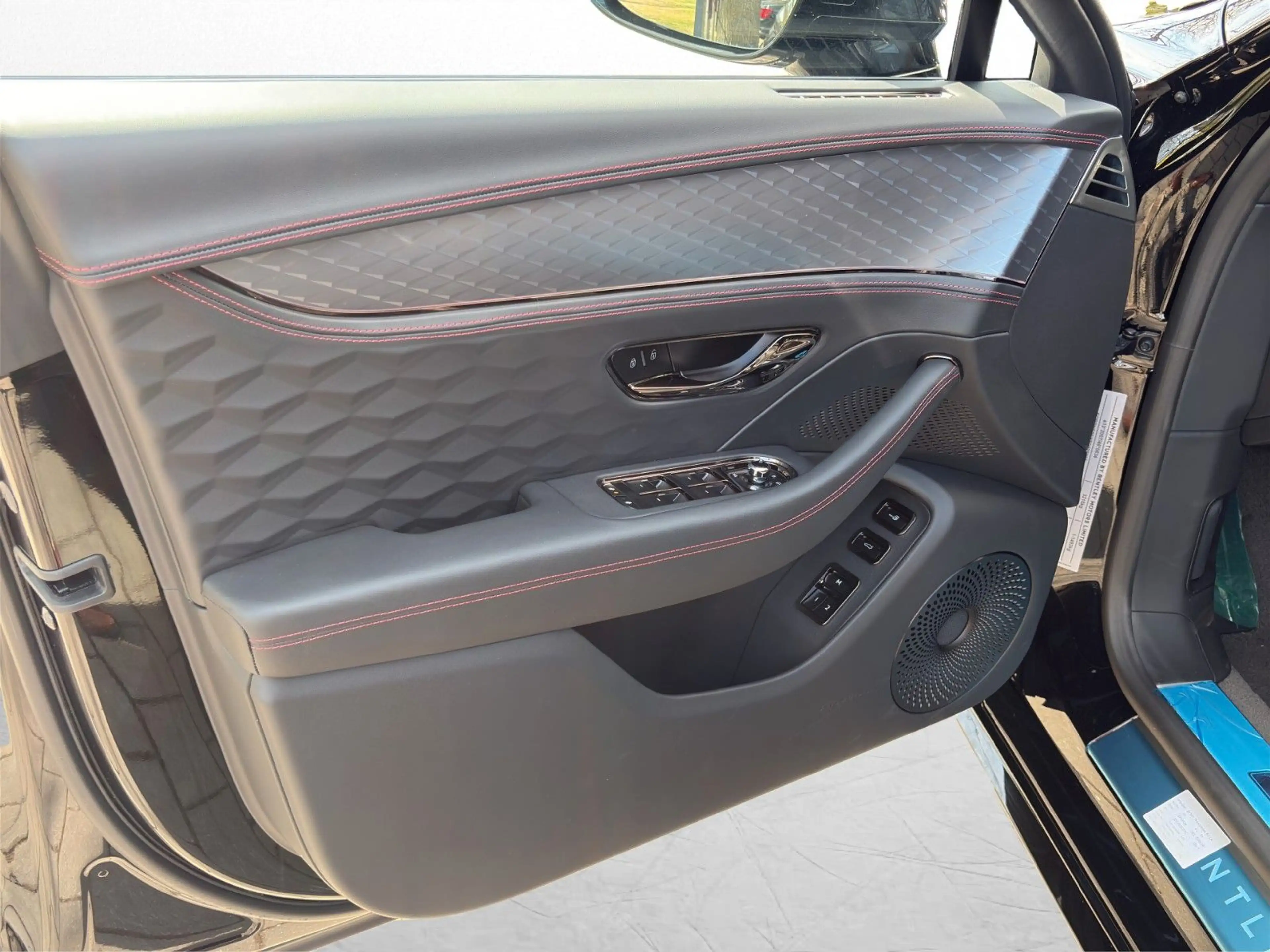 Bentley Flying Spur Speed MY26 — photo 13