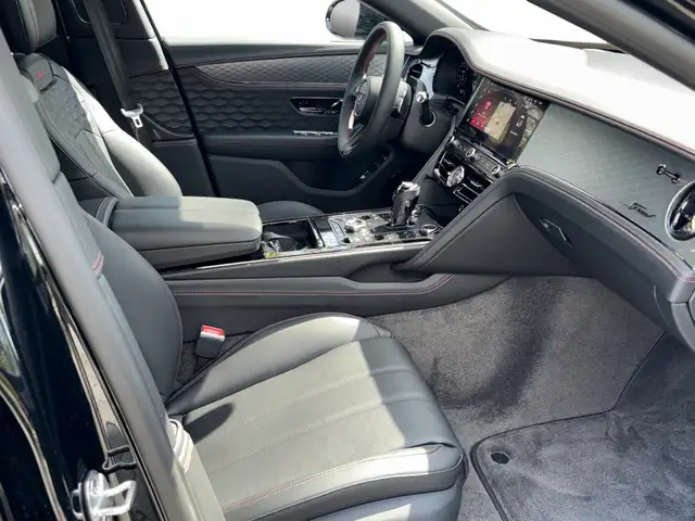 Bentley Flying Spur view 10