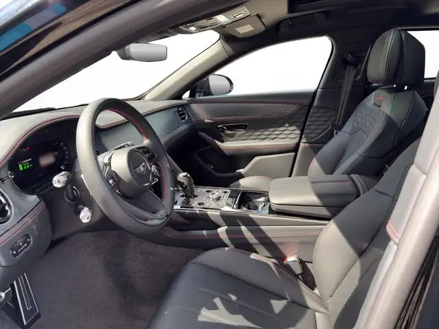 Bentley Flying Spur view 9
