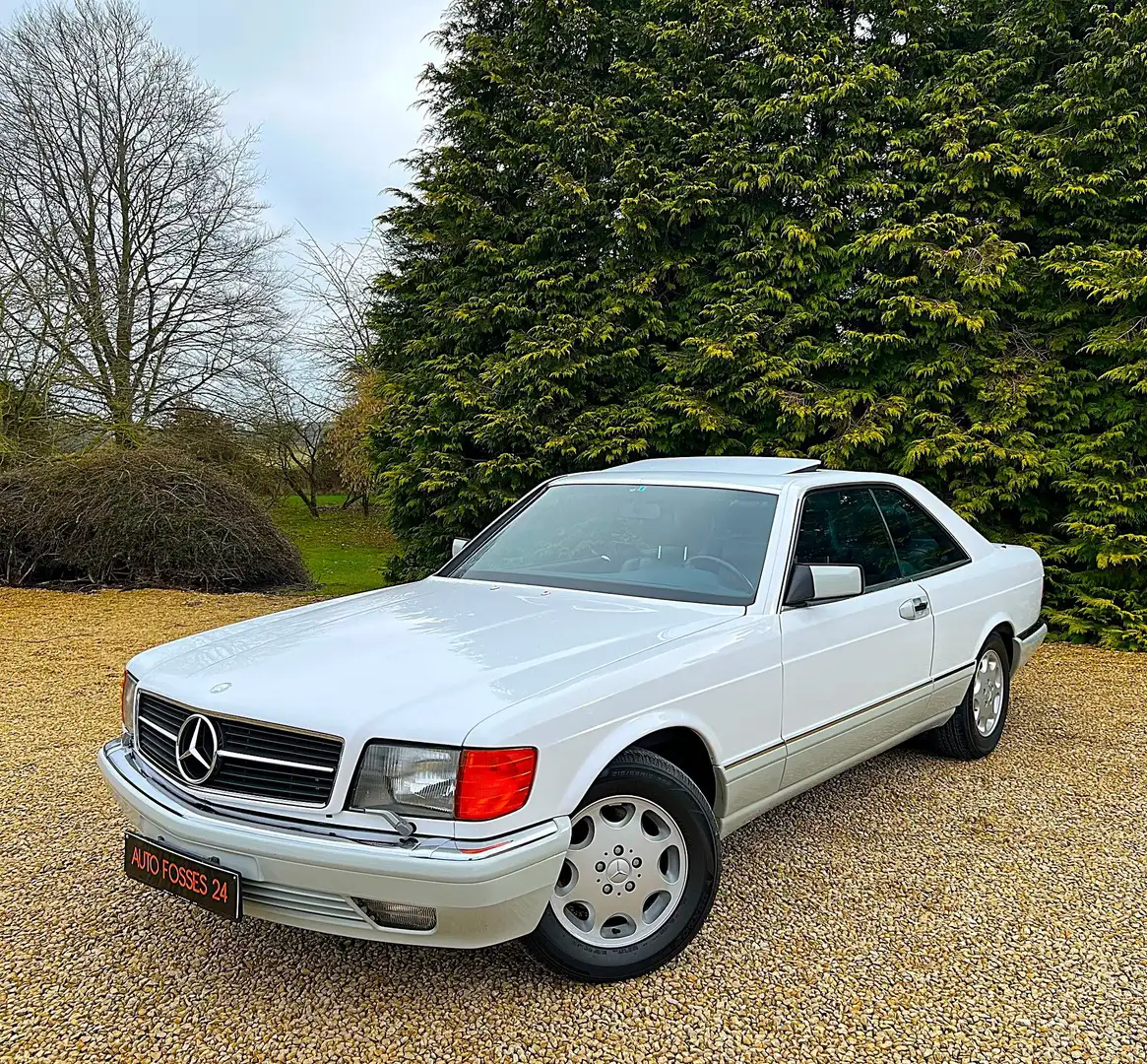 Mercedes-Benz 560 SEC Coupé 40.000 KM Oldtimer "ETAT SHOW-ROOM" Alb - 1
