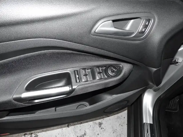 Ford C-Max view 12