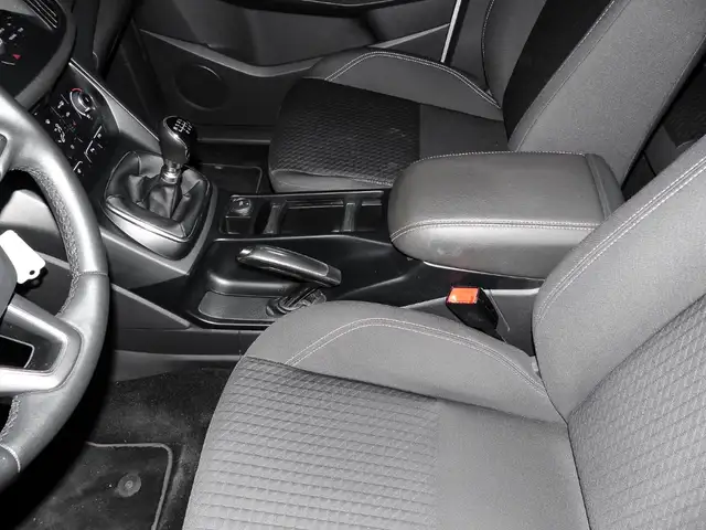 Ford C-Max view 10