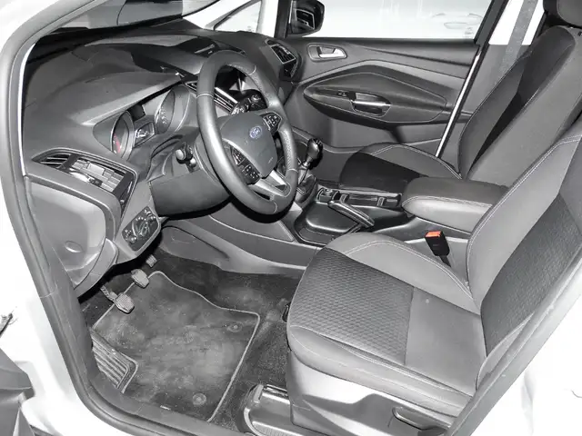 Ford C-Max view 11