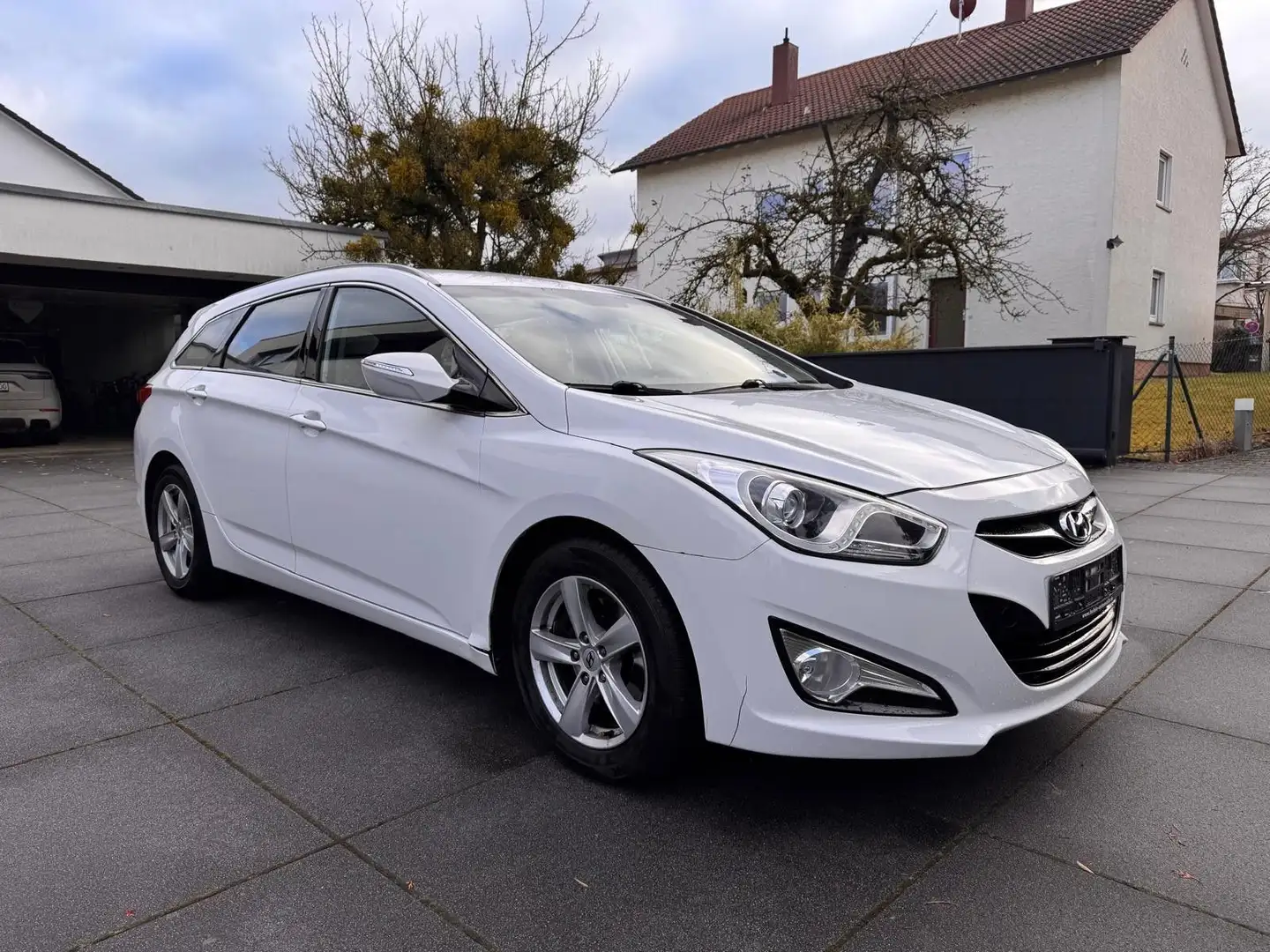 Hyundai i40 cw 5 Star Edition*TEMPO/KLIMA/8-FACH* Weiß - 2
