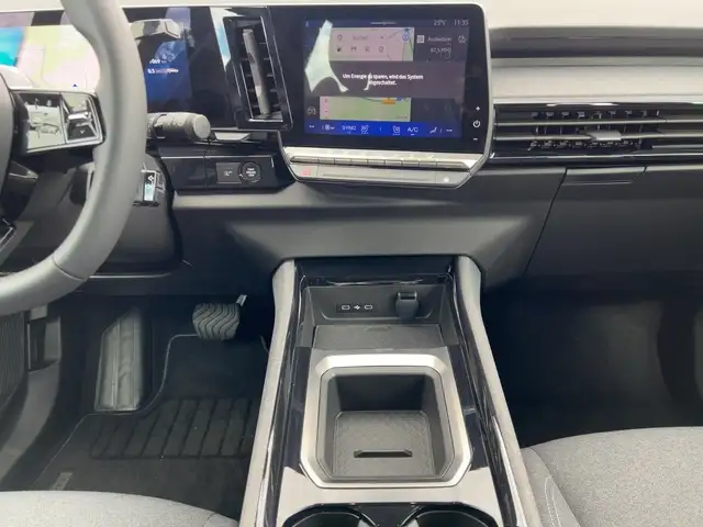 Renault Austral view 12