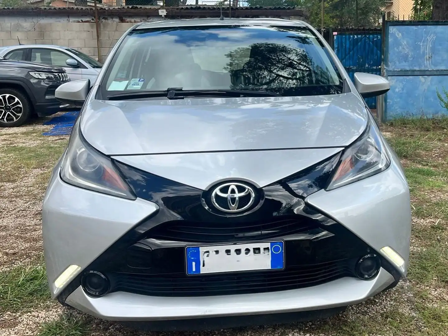 Toyota Aygo Aygo II 2015 5p 1.0 x-play UNIPRO Argento - 2