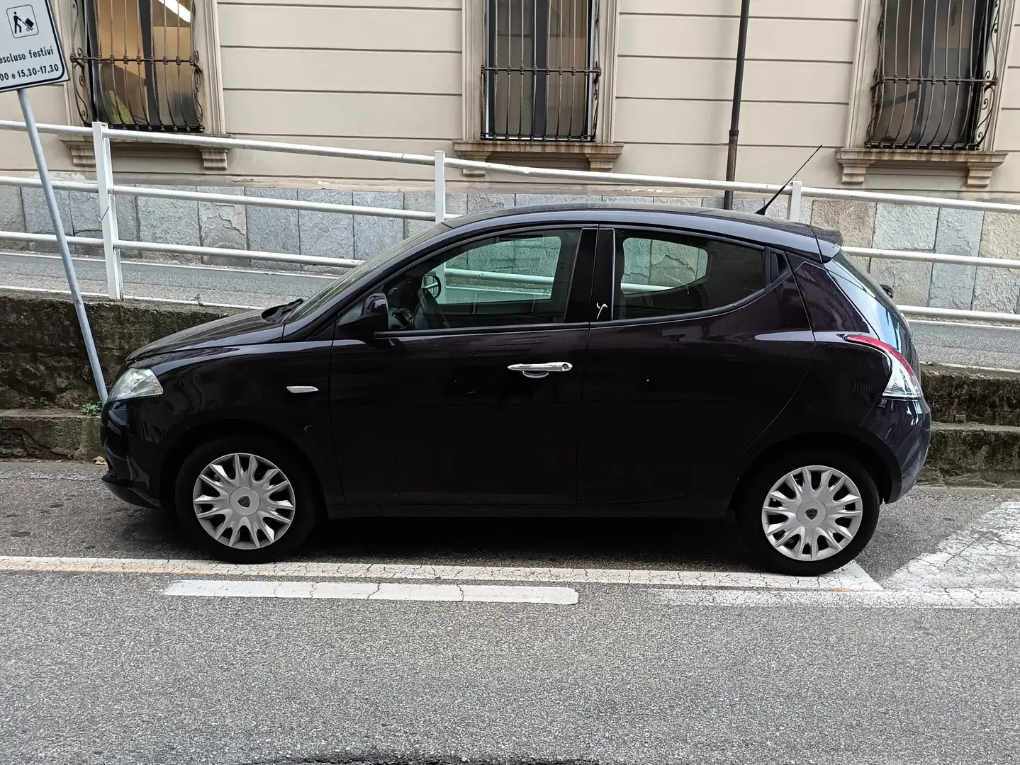 Lancia Ypsilon Ypsilon III 2011 1.2 8v Silver s/c.traz.,esp s Lilla - 1