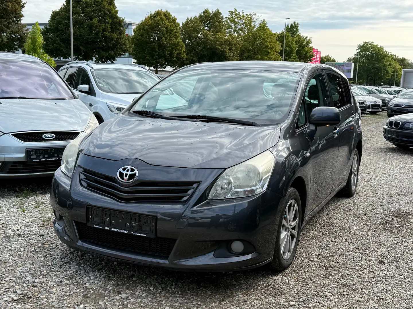 Toyota Verso 7 Sitzer Grigio - 1