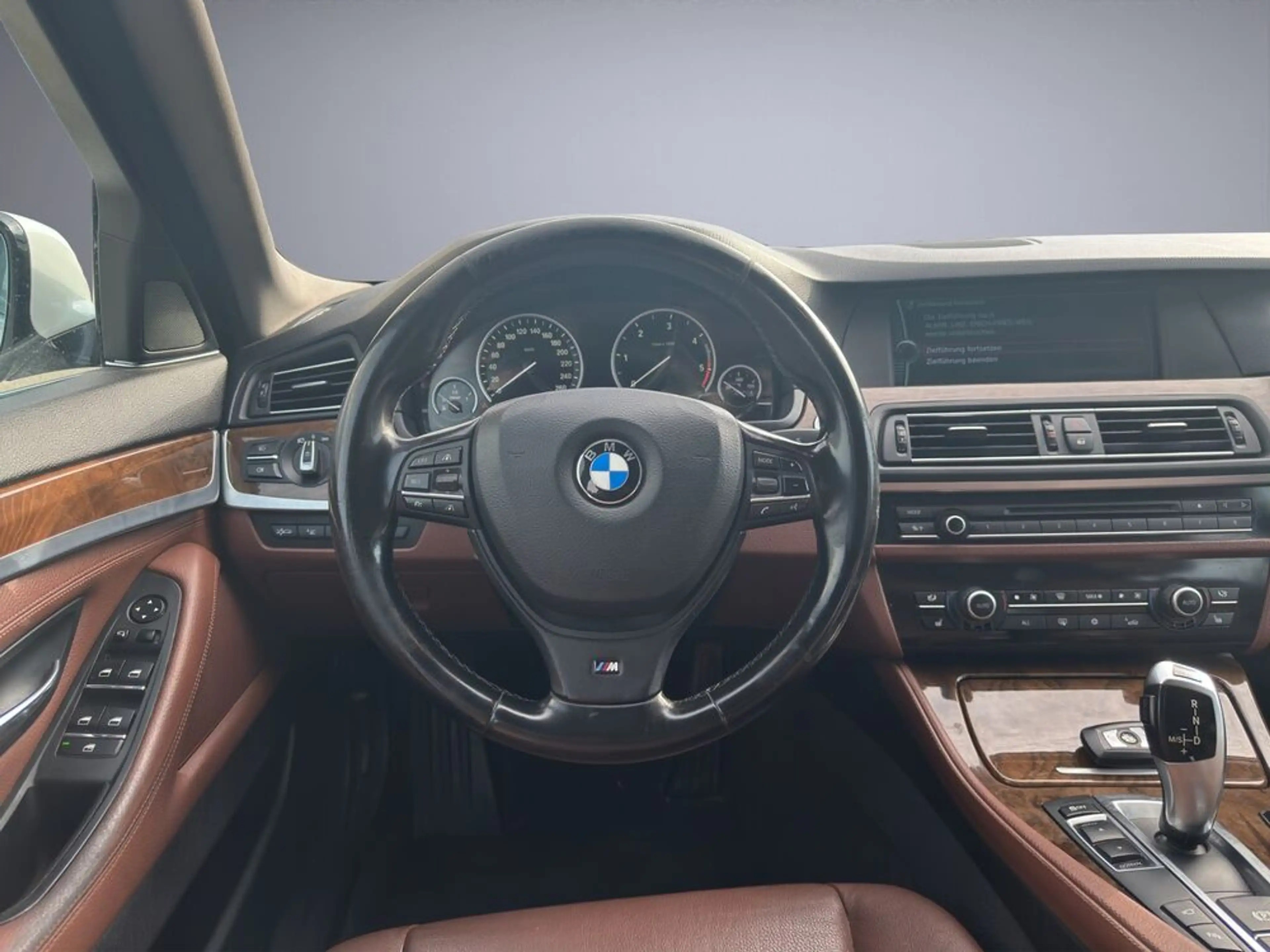 BMW 525 d *Pano*Kamera*Leder*Sitzheizung — photo 10