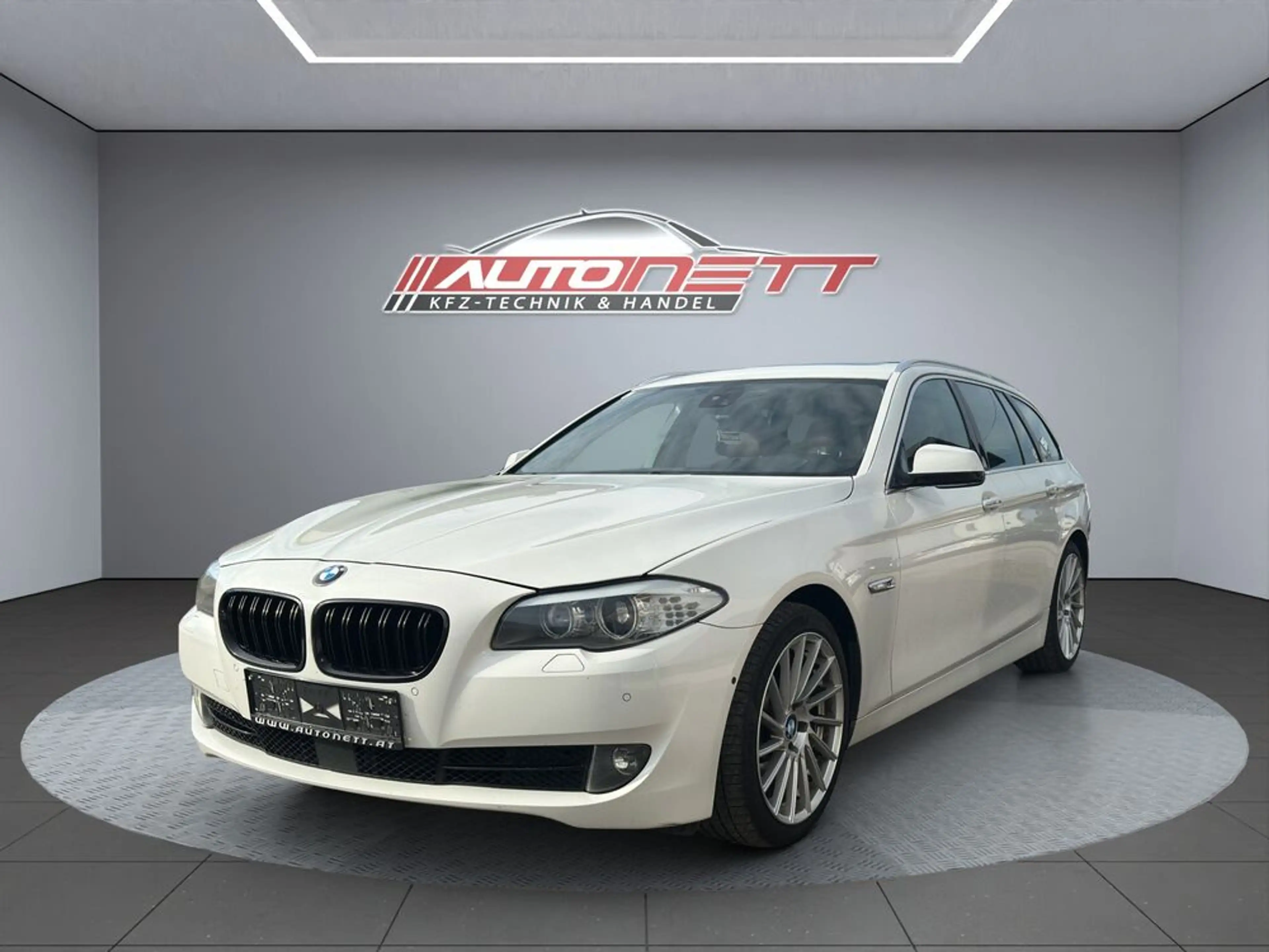 BMW 525 d *Pano*Kamera*Leder*Sitzheizung — photo 8