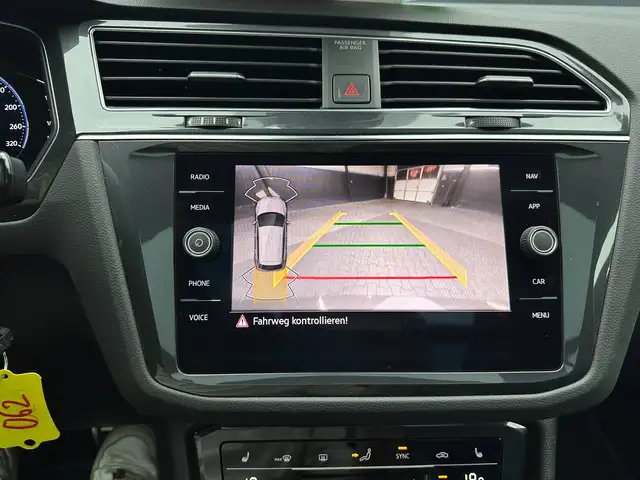 Volkswagen Tiguan view 24