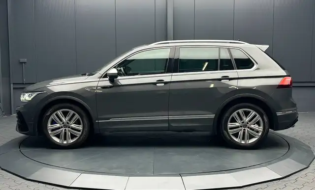 Volkswagen Tiguan view 2