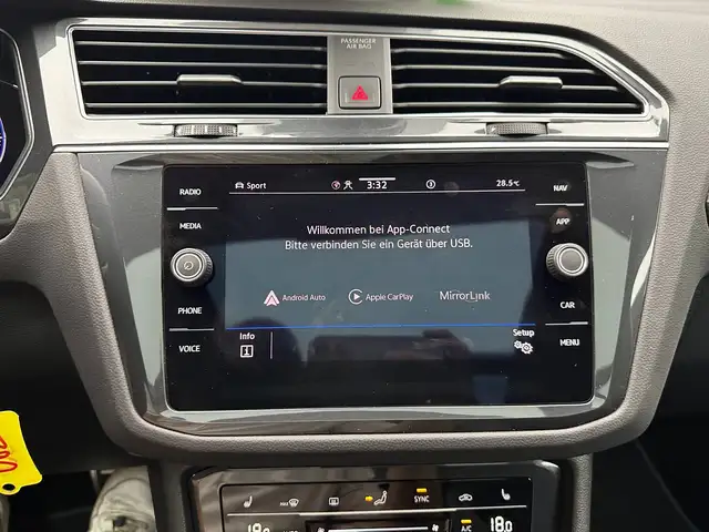 Volkswagen Tiguan view 26