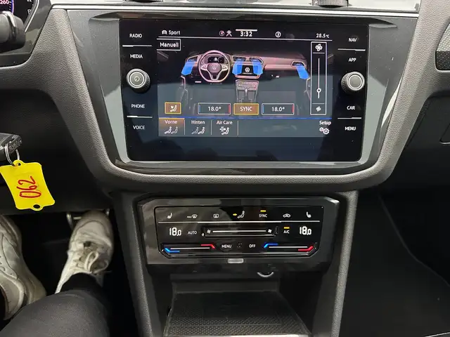 Volkswagen Tiguan view 23