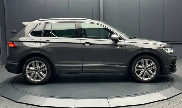Volkswagen Tiguan view 6