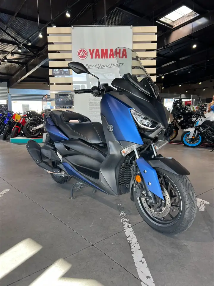 Yamaha X-Max 400
