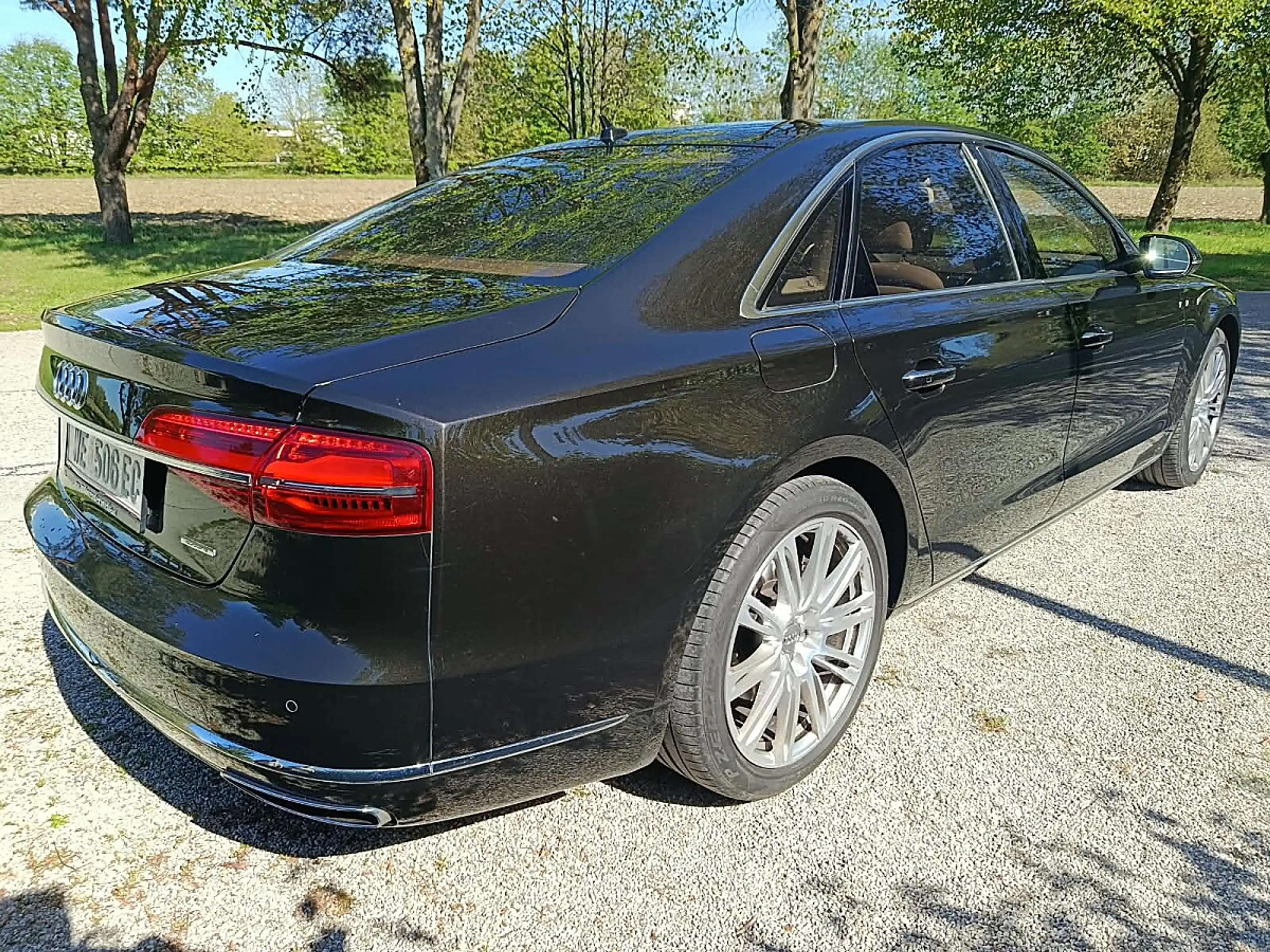 Audi A8 3.0 TDI clean diesel quattro — photo 3