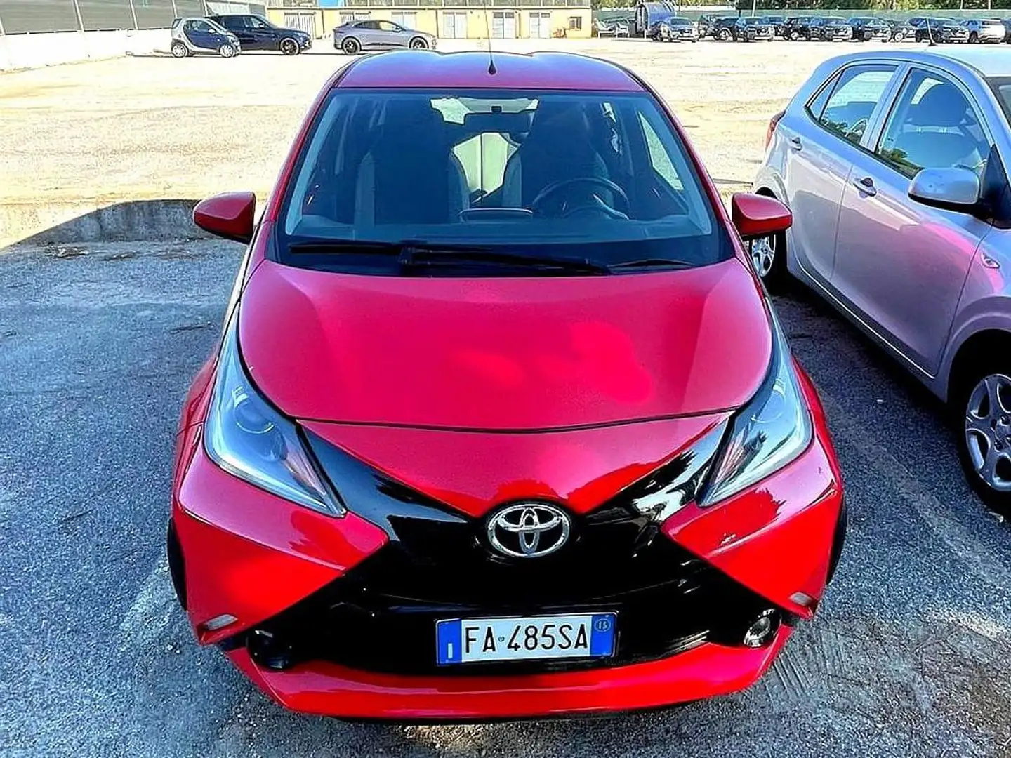 Toyota Aygo Aygo II 2014 5p 1.0 x-wave m-mt Rosso - 1