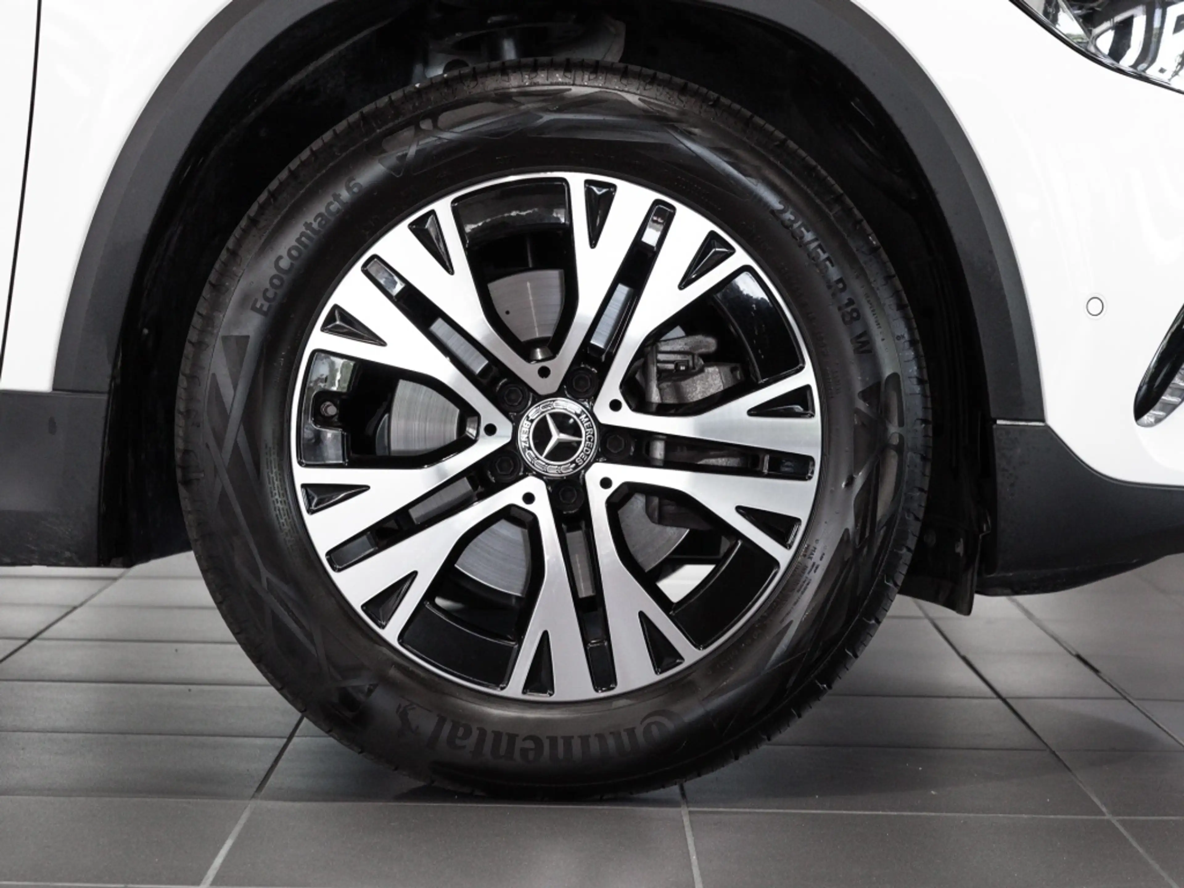 Mercedes-Benz GLA 200 d , PROGRESSIVE AHK KAMERA PANO SPUR PDC — photo 7