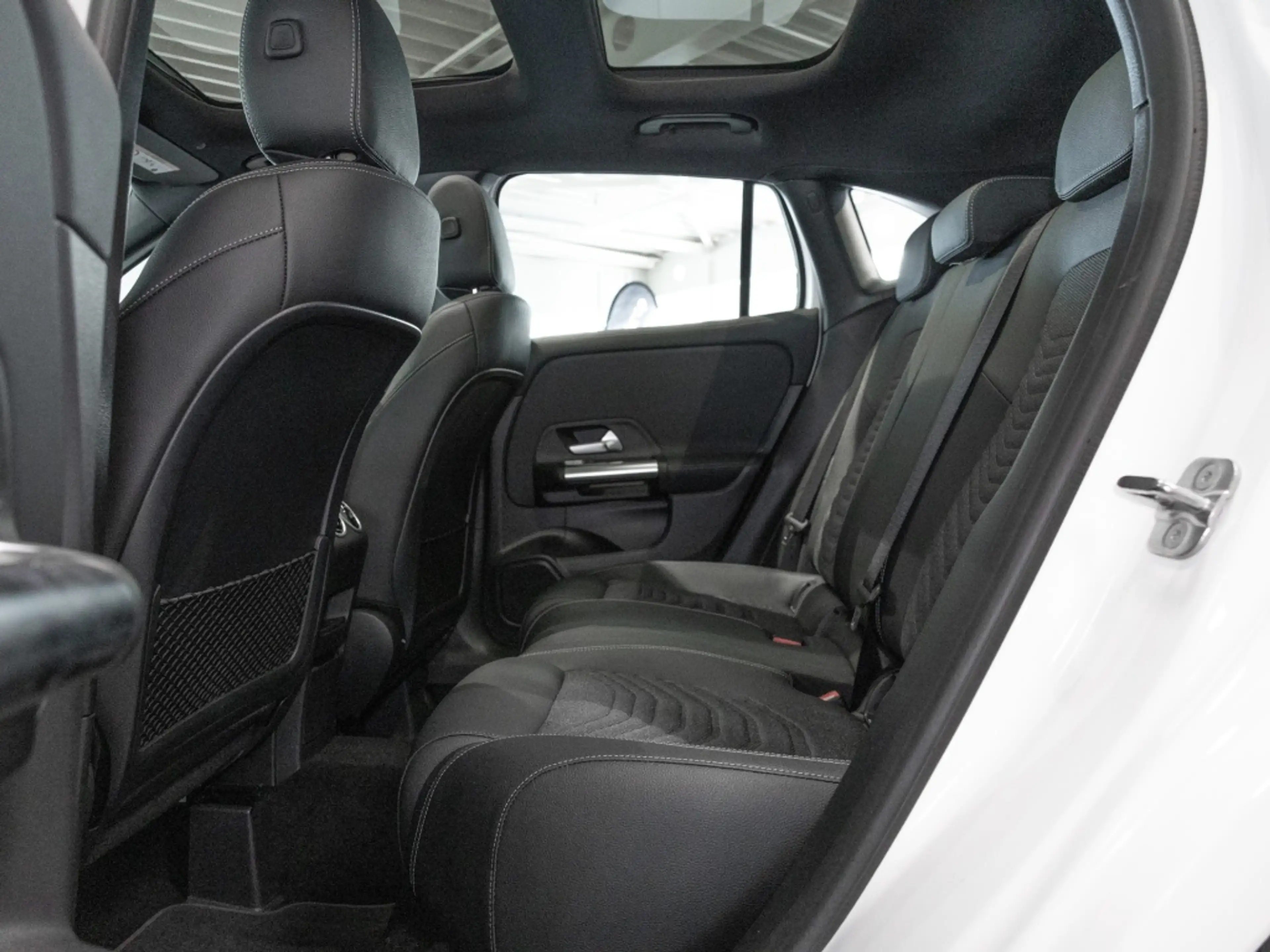 Mercedes-Benz GLA 200 d , PROGRESSIVE AHK KAMERA PANO SPUR PDC — photo 10
