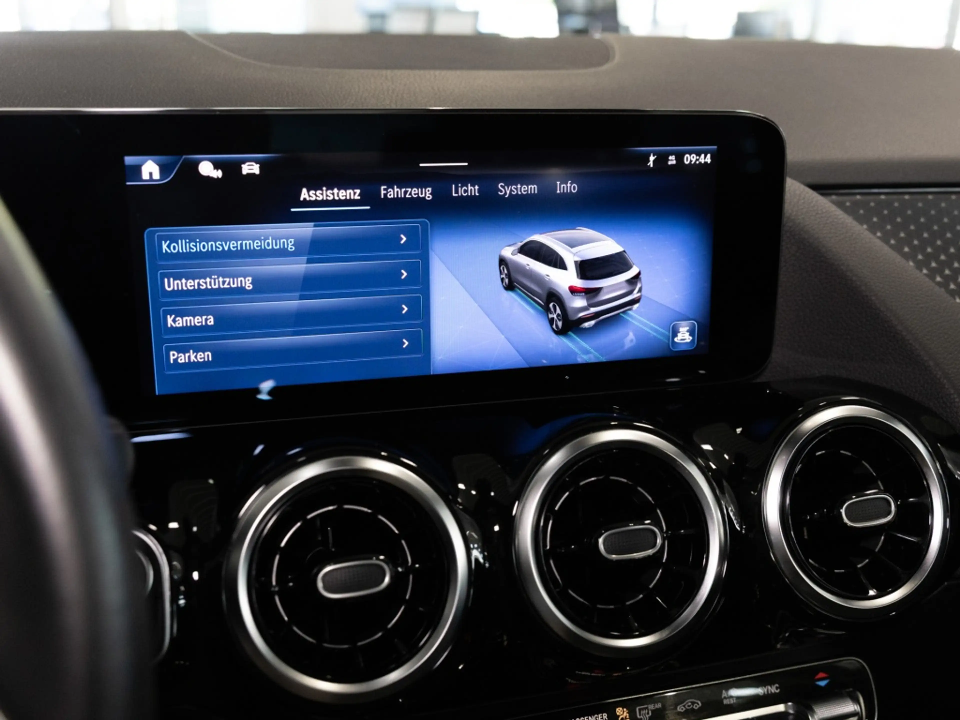 Mercedes-Benz GLA 200 d , PROGRESSIVE AHK KAMERA PANO SPUR PDC — photo 15