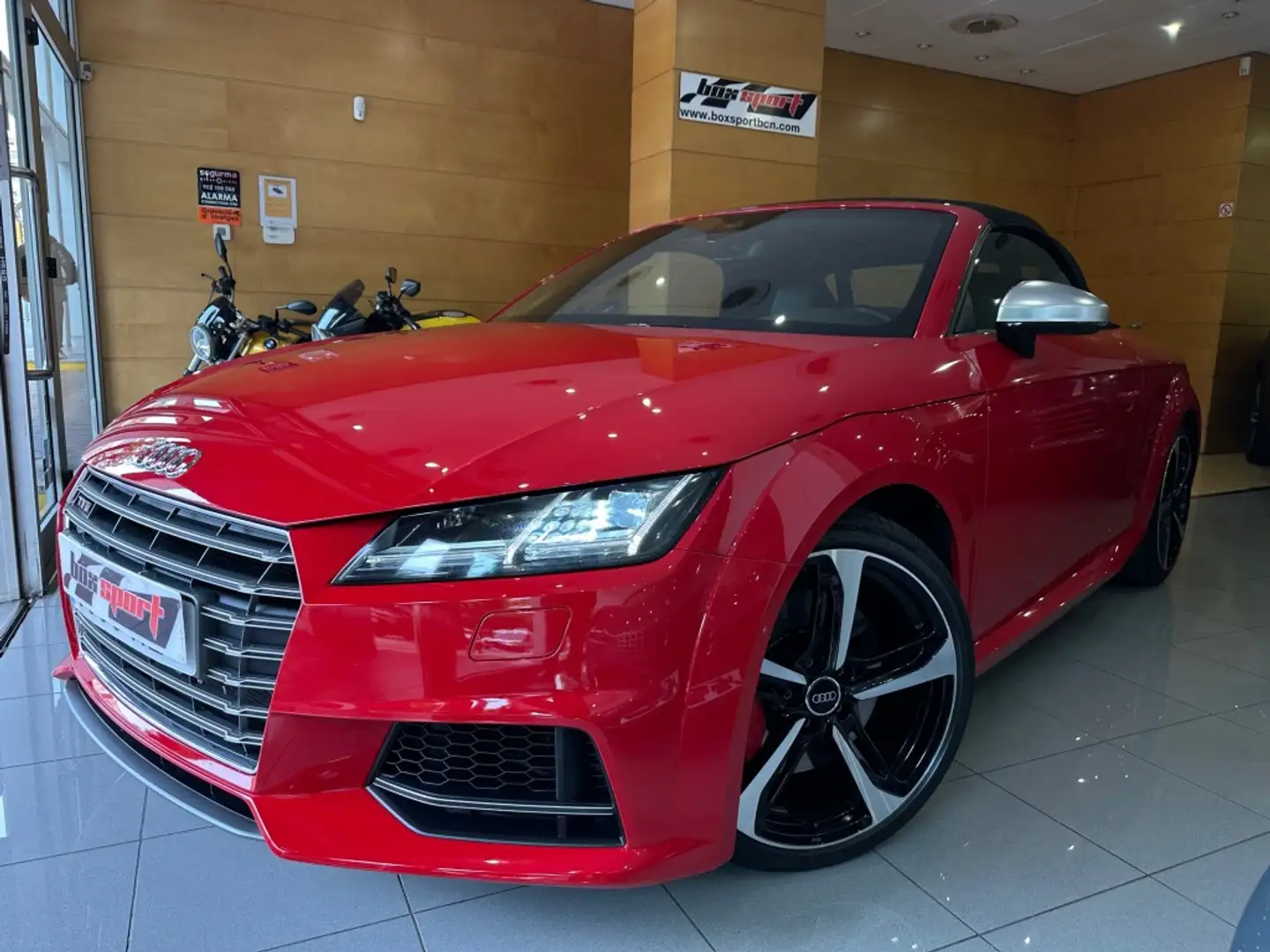 Audi TTS Roadster 2.0 TFSI quattro S-Tronic Rojo - 2