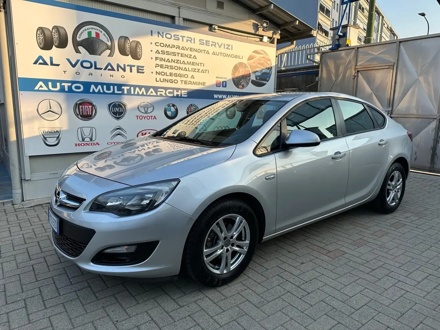 Opel Astra Astra 1.4 Turbo 140CV 4 porte GPL Tech Advance Plateado - 1