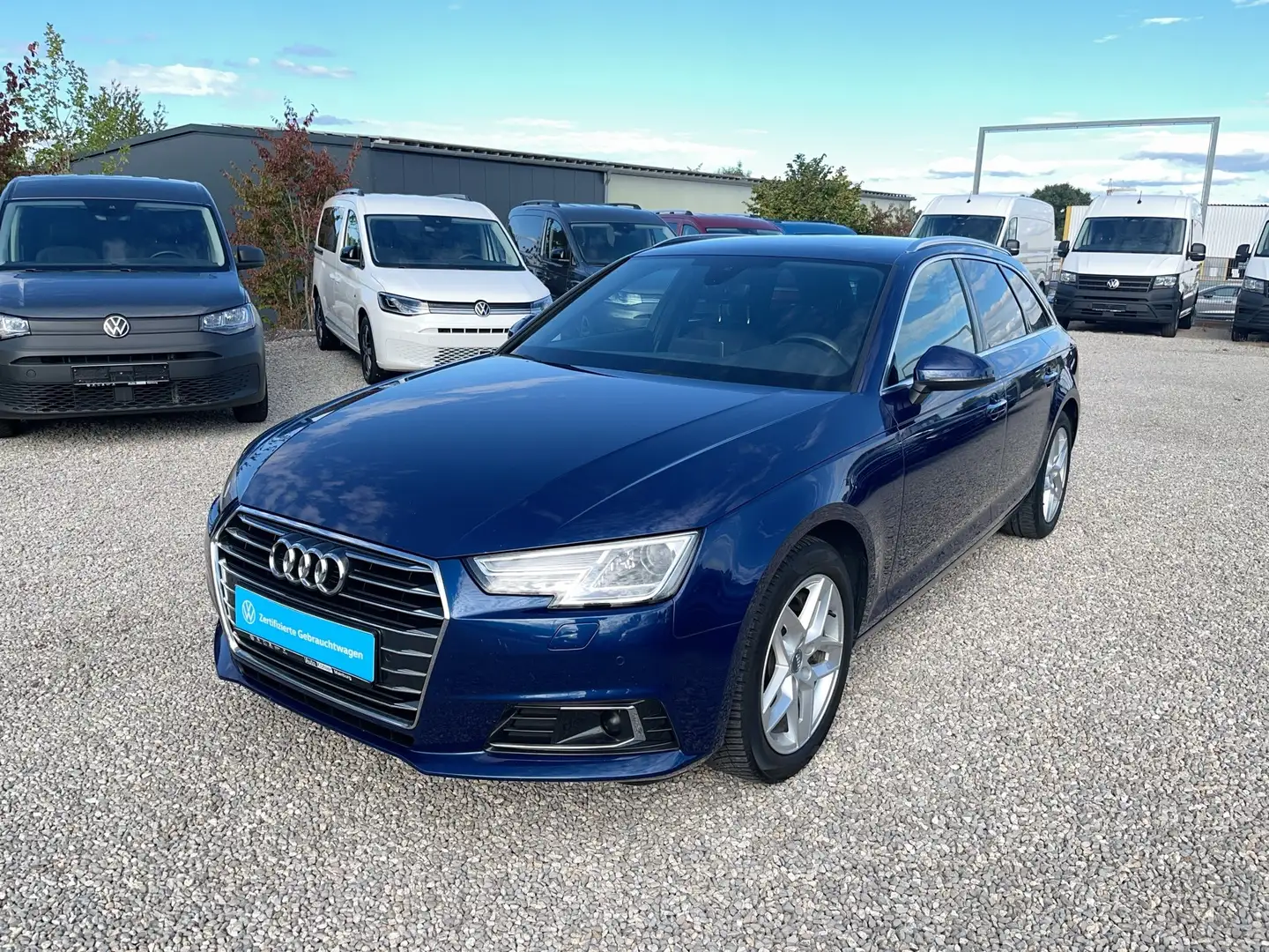Audi A4 2.0 TFSI Avant design ACC+Navi+Virt+Alcantara Blau - 2
