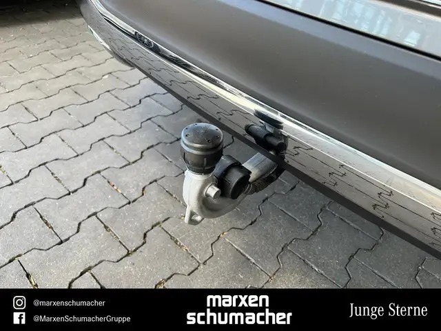 Mercedes-Benz 220 view 15
