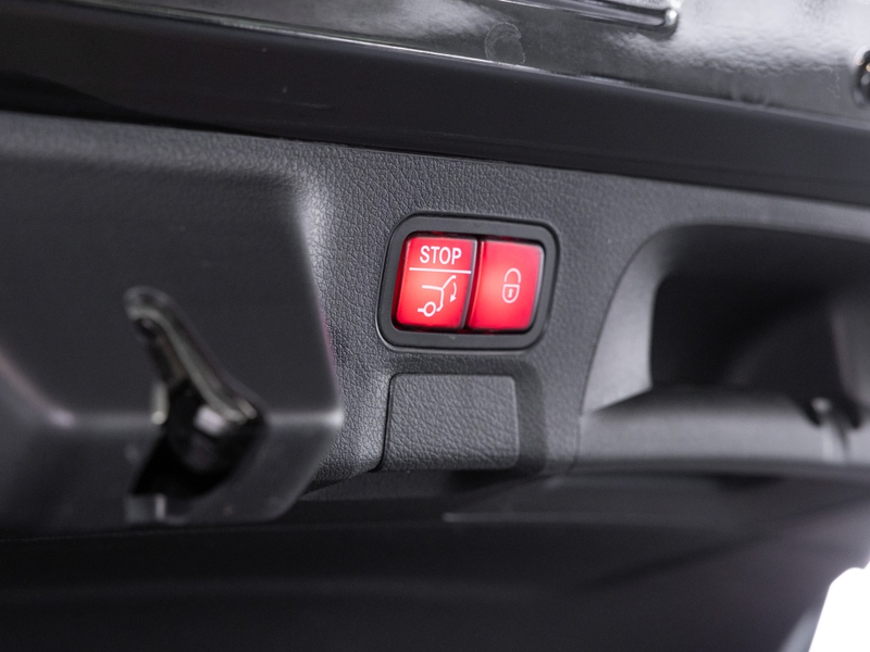 Mercedes-Benz CLA 250 e SB // AMG BURM NIGHT MULTI AHK PANO — photo 12