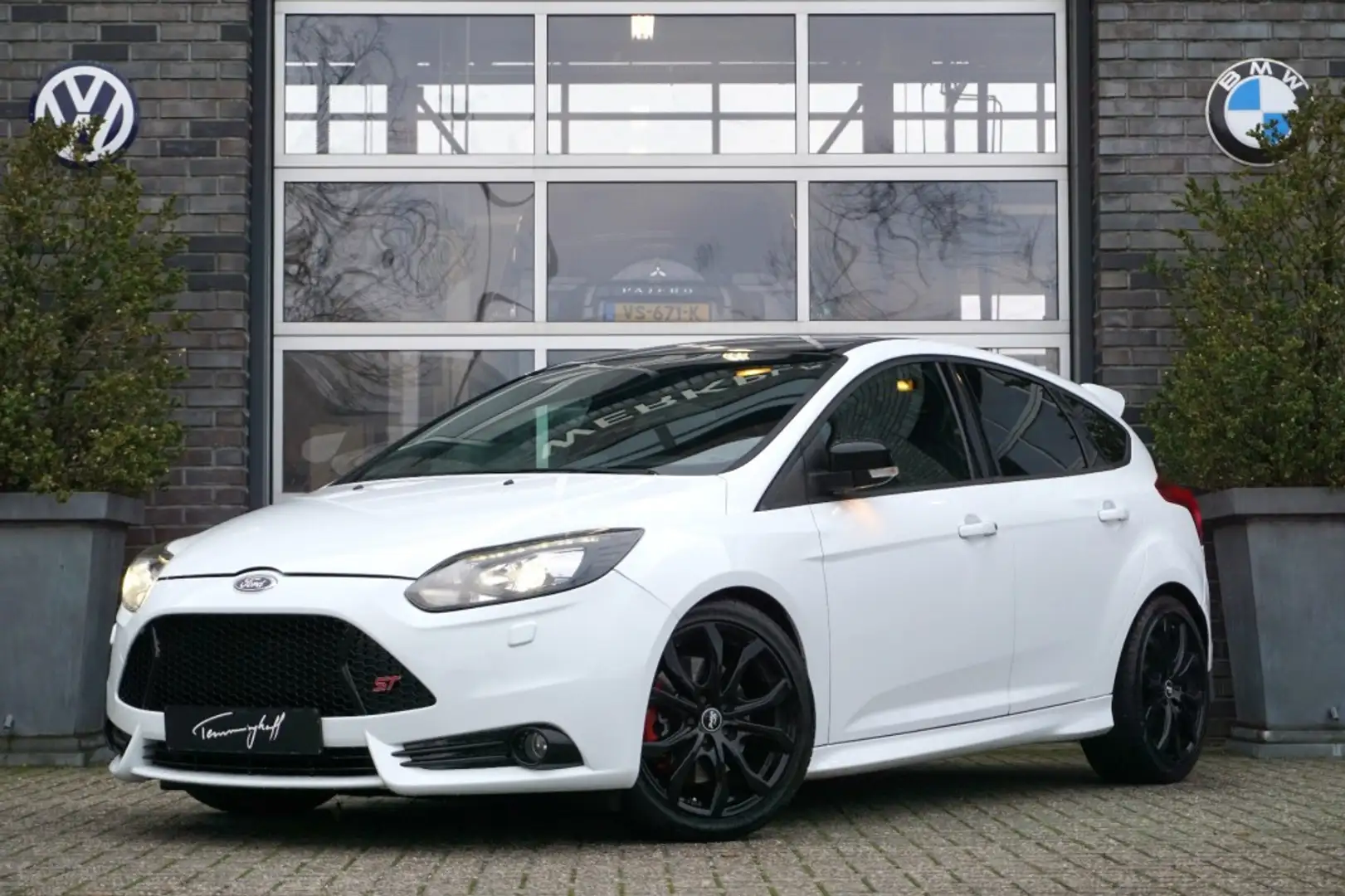 Ford Focus 2.0 ECOB. ST-3 - 250PK - NW. CILINDERKOP - APK 03- Blanc - 1