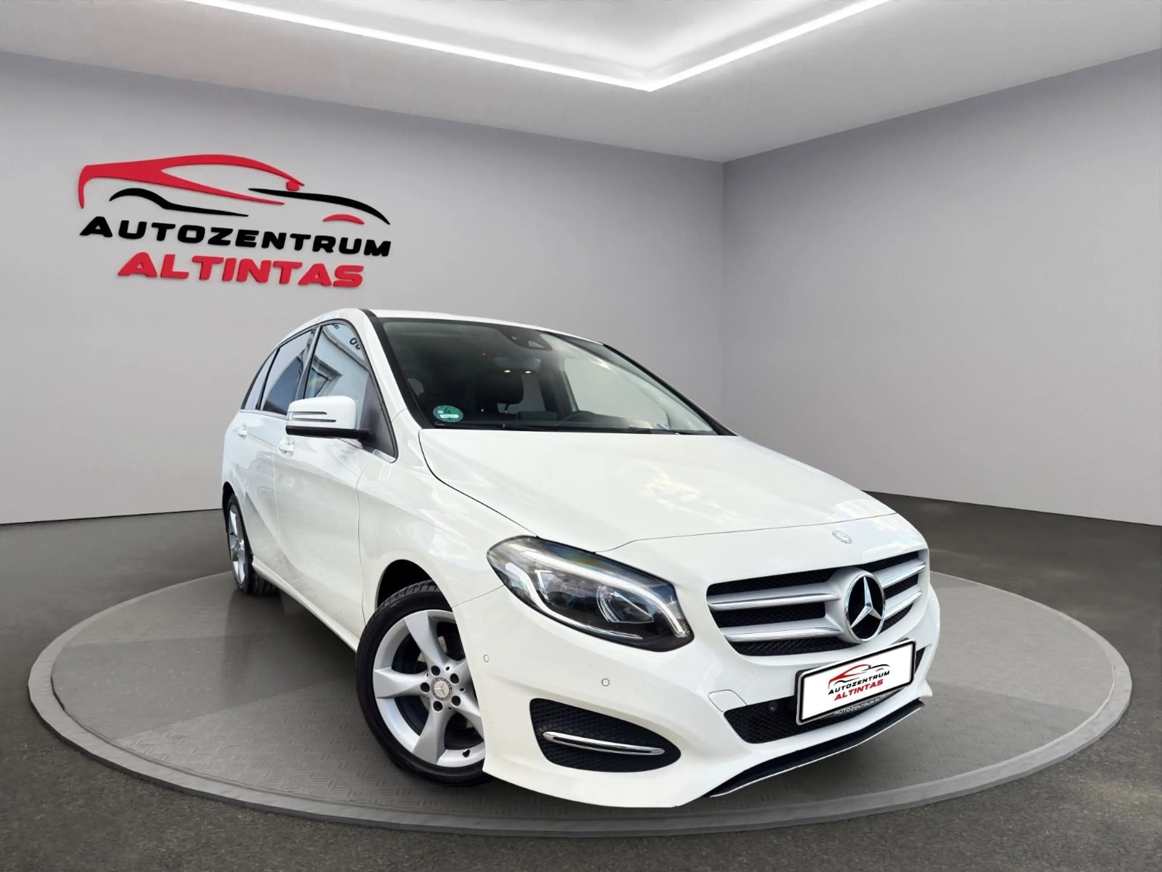 Mercedes-Benz B 180 Style*FACELIFT*KLIMAAUT.*NAVI*LED*PDC*SHZ* — photo 2