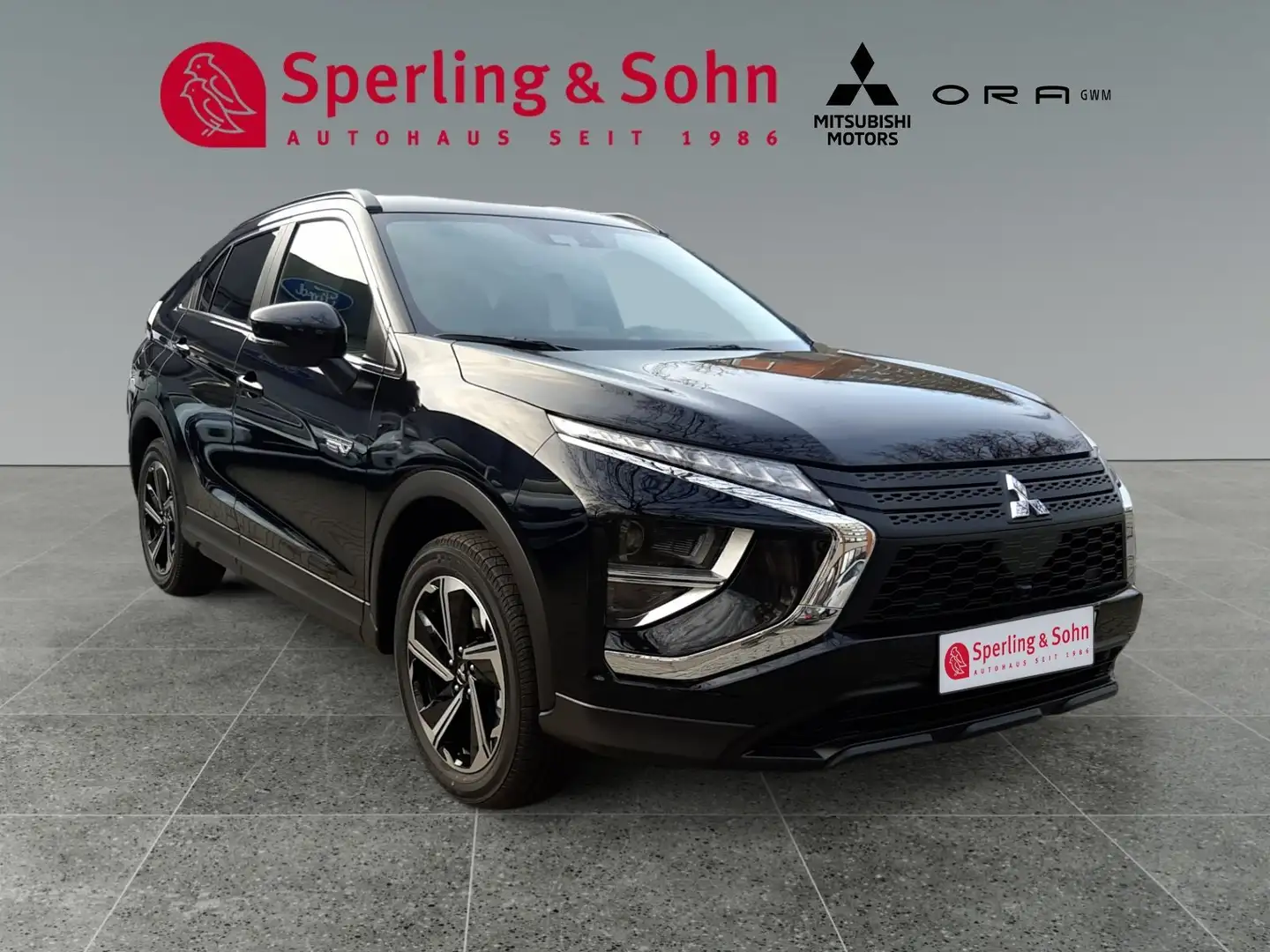 Mitsubishi Eclipse Cross Plus Hybrid 4WD Schwarz - 1