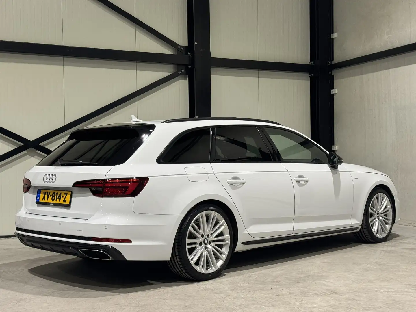 Audi A4 Avant 35 TFSI Sport S line black edition Aut. | pa Wit - 2