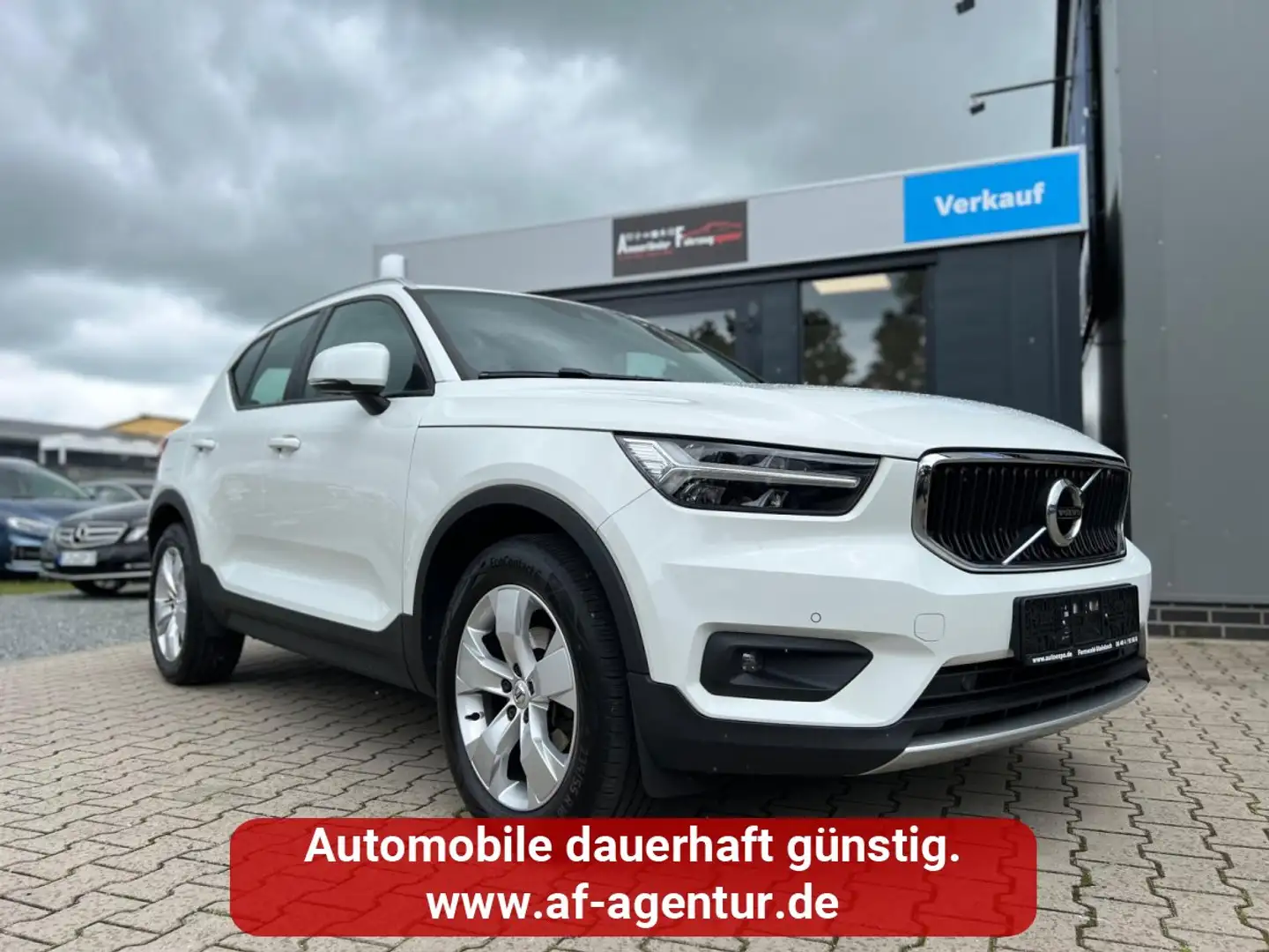 Volvo XC40 0 D3 2WD D3 2WD EU6d-T Momentum Pro (EURO 6d-TEMP) Weiß - 1