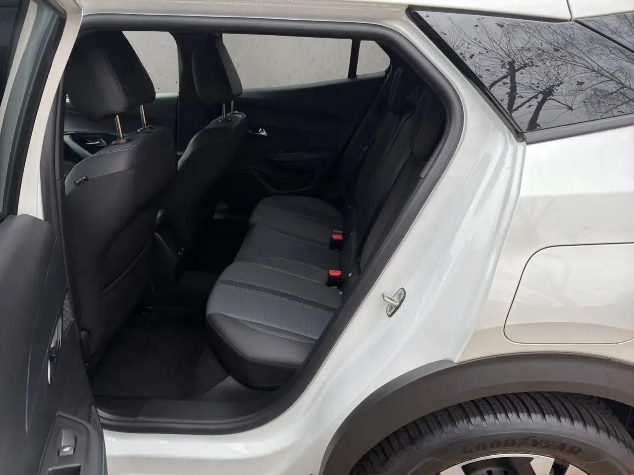 Peugeot 2008 1.2 PureTech 130 Allure Pack 10