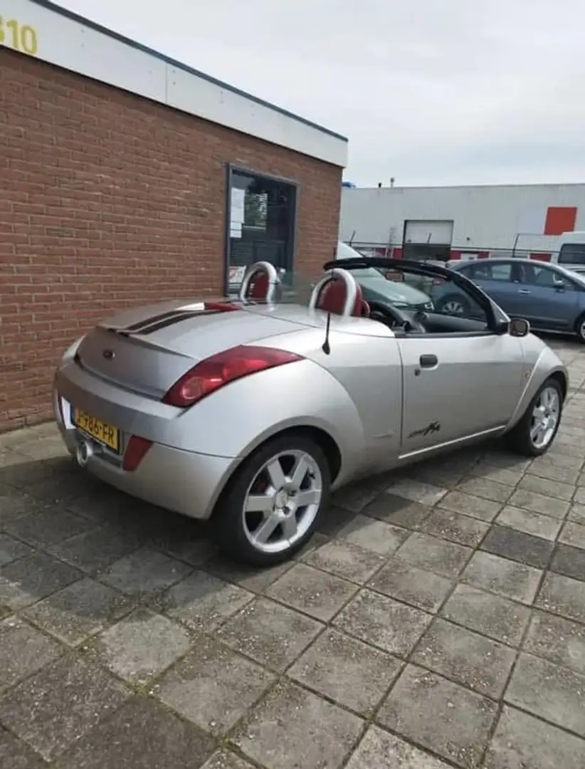 Ford Ka/Ka+ 1.6 First Edition Gris - 2