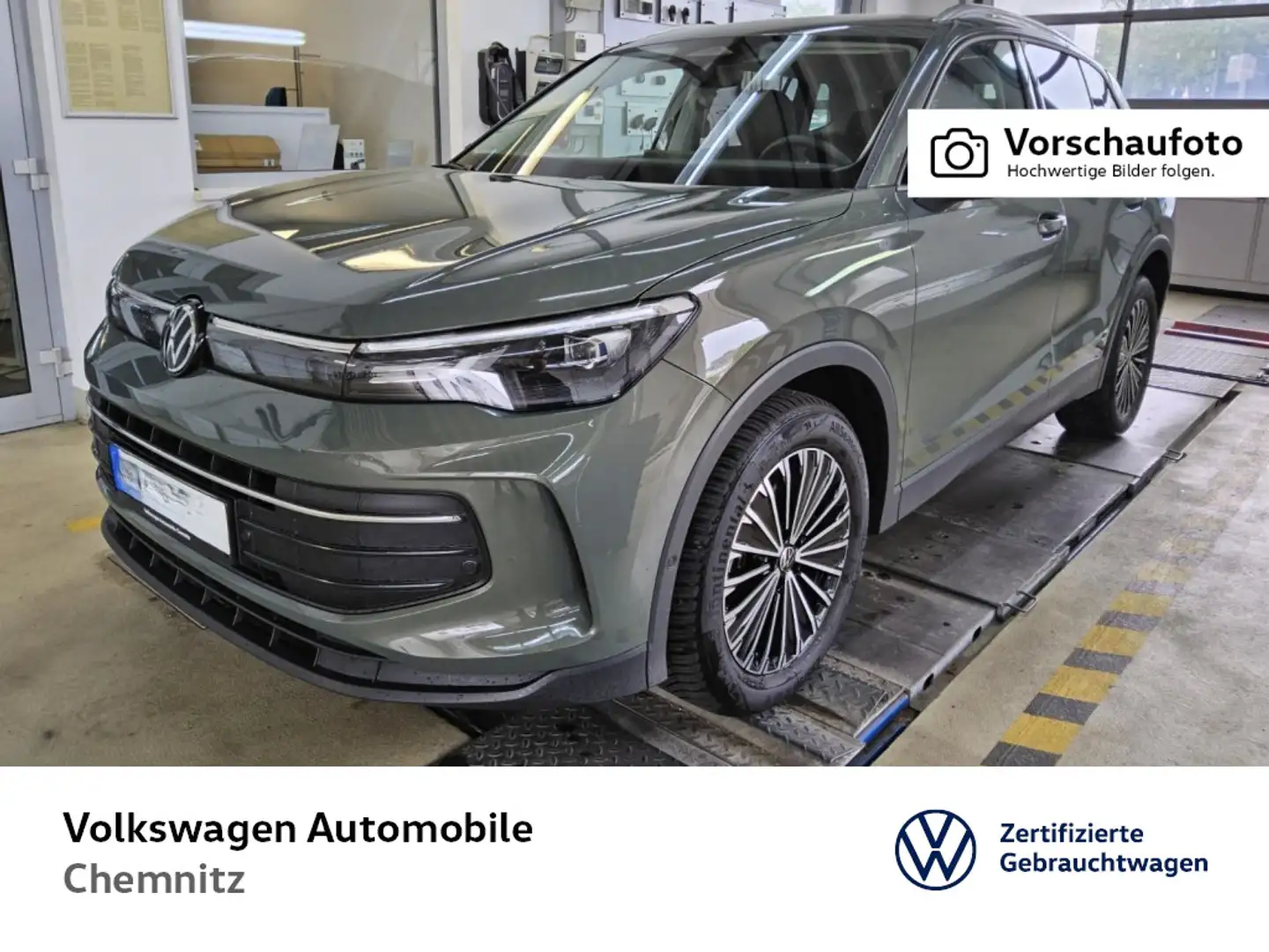 Volkswagen Tiguan 1.5 eTSI Life ACC CarPlay LED Grün - 1