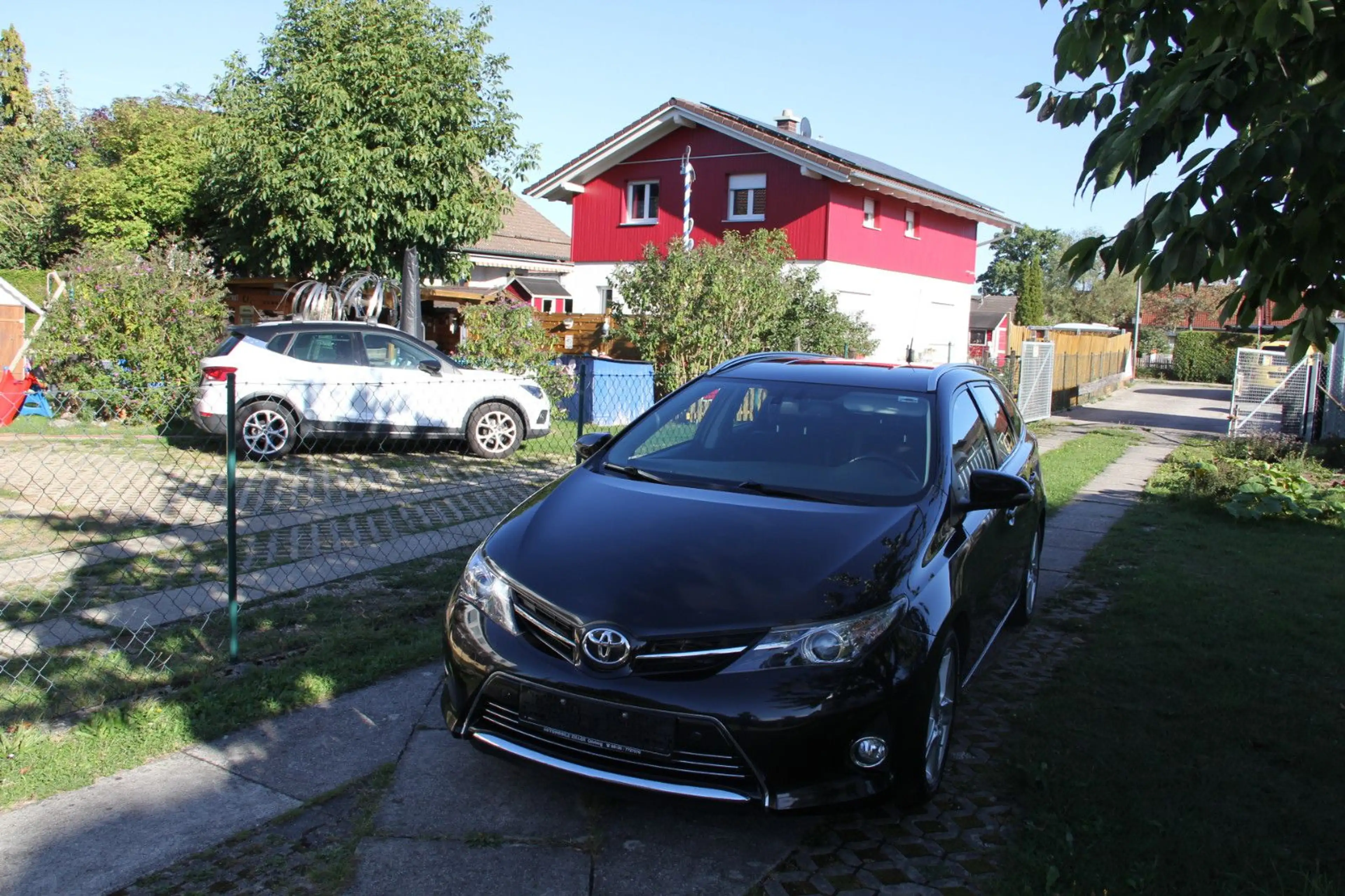 Toyota Auris Touring Sports Executive KAM NAV SHZ T-LED — photo 15